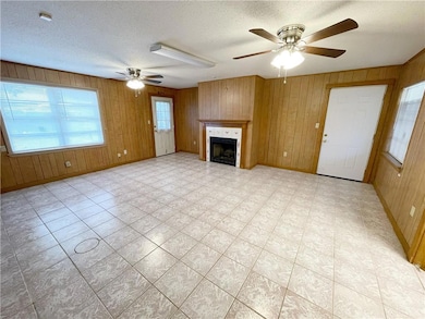 201 Magnolia Ave, La Place, LA 70068 - photo 2