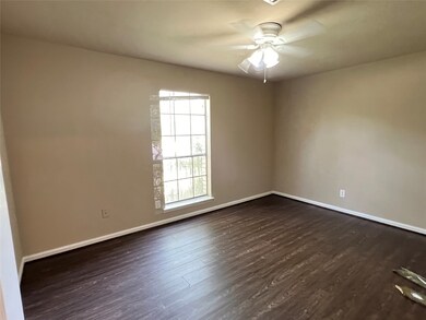 3118 Garapan St, Houston, TX 77091 - photo 6