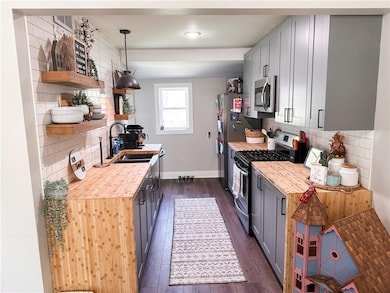 504 W 14th St N, Newton, IA 50208 - photo 4