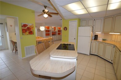 Nice open kitchen to cook for family & friends too