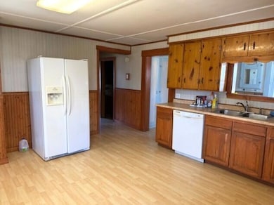 31 Merryfield Ave, Waterville, ME 04901 - photo 2