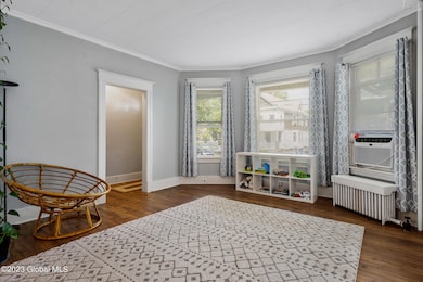 1017 Baker Ave-13