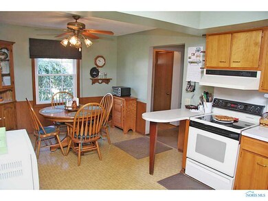 2825 Oak Grove Place, Toledo, OH 43613 - photo 6