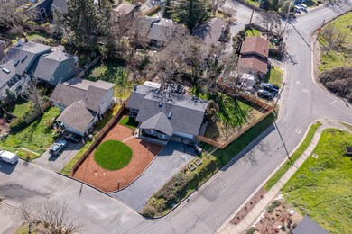 1790 NE Hillcrest Ln, Grants Pass, OR 97526 - photo 7