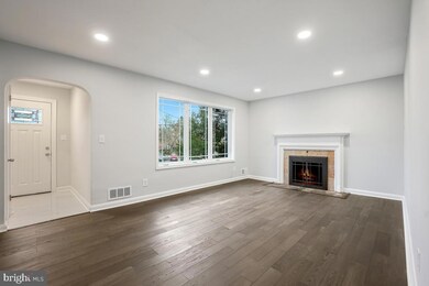 705 Woodsdale Rd, Catonsville, MD 21228 - photo 6