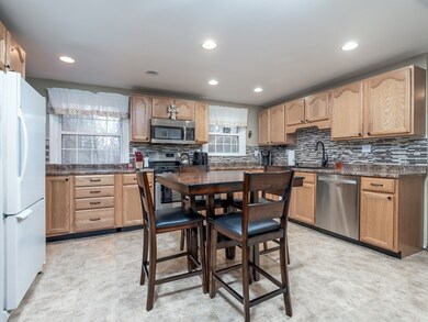 93 Rosewood Ave, Billerica, MA 01821 - photo 5