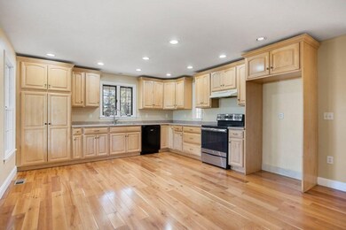 33 Forest St, Dunstable, MA 01827 - photo 3