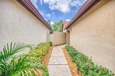 85 Ironwood Way N, Palm Beach Gardens, FL 33418 - photo 4