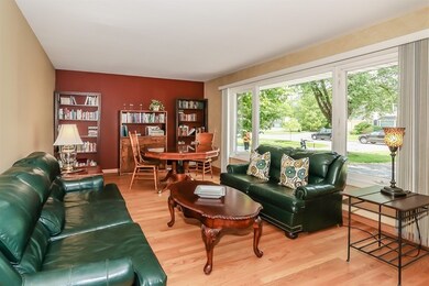 4478 Gettysburg Dr, Rolling Meadows, IL 60008 - photo 2