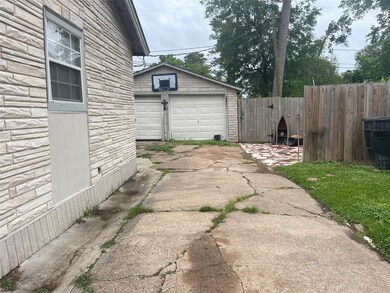 13514 Louisville St, Houston, TX 77015 - photo 2