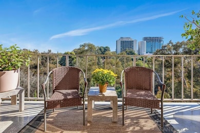 Coral Tree Plaza unit 6C, San Diego, CA 92103 - photo 2