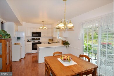 315 Felsted Ct, Sterling, VA 20165 - photo 4