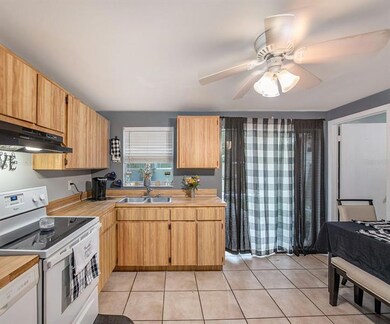 3639 Sugarcreek Dr, Tampa, FL 33619 - photo 5