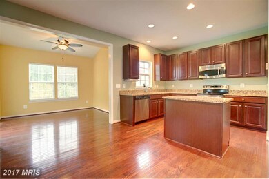 2805 Piper Glenn Ct, Dumfries, VA 22026 - photo 5