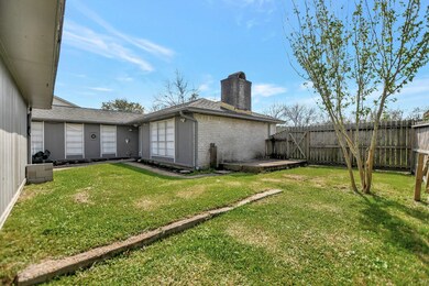 632 E Castle Harbour Dr, Friendswood, TX 77546 - photo 6