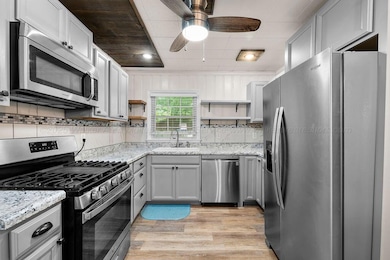 308 8th St W
