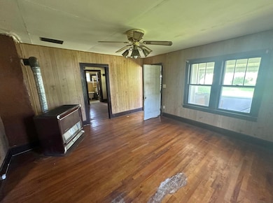 696 Tuckahoe Road