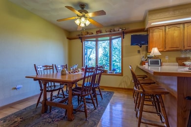 743 Brookview Square, Dubuque, IA 52003 - photo 7