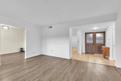 9104 Feather River Way, Sacramento, CA 95826 - photo 5