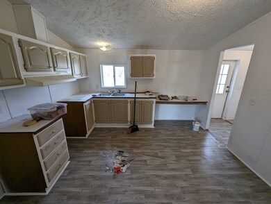 1628 E 19th St, Anderson, IN 46016 - photo 4