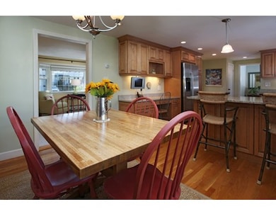 135 Woodside Ln, Arlington, MA 02474 - photo 3