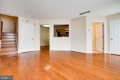 8310 Duck Hawk Way unit 6, Lorton, VA 22079 - photo 4