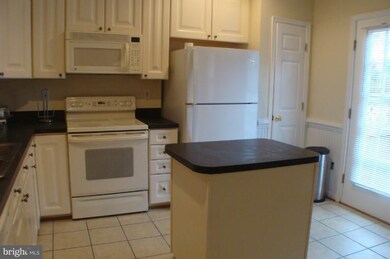 8040 Pennington Dr, Laurel, MD 20724 - photo 4