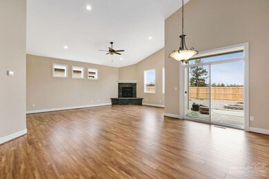 1627 NW Zamia Ave, Redmond, OR 97756 - photo 5