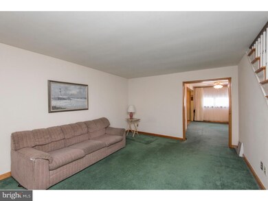 715 Hillcrest Dr, Glenolden, PA 19036 - photo 5