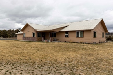 71899 Hines Logging Rd, Hines, OR 97738 - photo 2