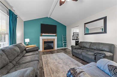 821 Carowood Dr, Asheboro, NC 27205 - photo 3