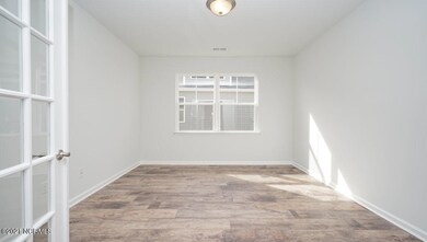 560 Slipper Rock - Lot 526-10