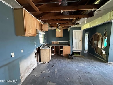 3307 Middle Ave, Pascagoula, MS 39581 - photo 4