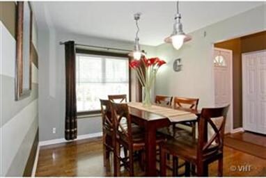 263 Deerpath Ln, Carpentersville, IL 60110 - photo 2