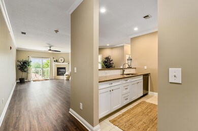 L 2245 Riverside Dr.001