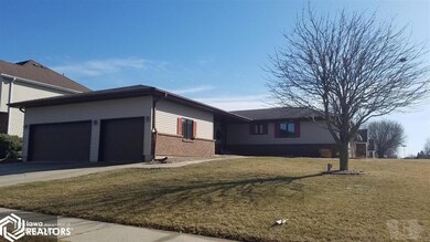 720 E 23rd St N, Newton, IA 50208 - photo 2