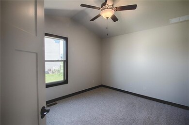 9558 Alderwood Dr, West Des Moines, IA 50266 - photo 6