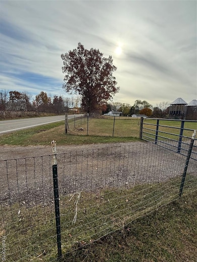 1570 Chapel Rd, Parma, MI 49269 - photo 4