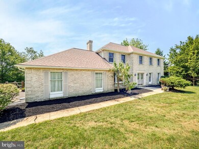 6181 Acorn Dr, Emmaus, PA 18049 - photo 3