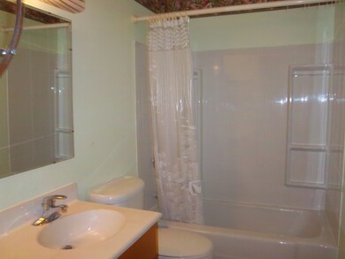 up stairs bathroom<|><|>