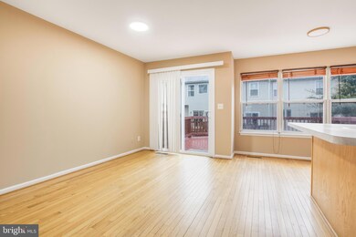 2512 Woodrow Wilson Dr, Herndon, VA 20171 - photo 7