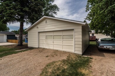 1111 S 19th St, Grand Forks, ND 58201 - photo 6