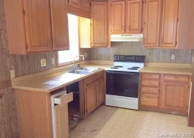 142 Meadow Woods Dr, Hendersonville, NC 28792 - photo 4