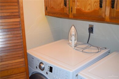 429 Rexine Dr, Alamo, TX 78516 - photo 4