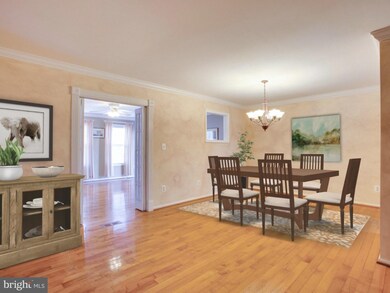 12834 Fantasia Dr, Herndon, VA 20170 - photo 3