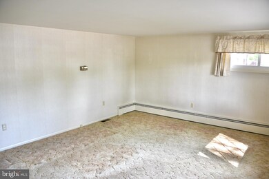 601 W Franklin St, Womelsdorf, PA 19567 - photo 4