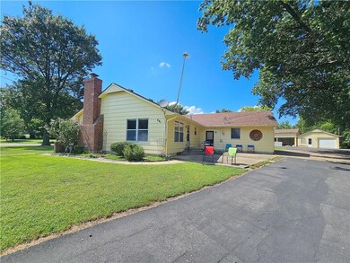 641 W 1st Ave, Garnett, KS 66032 - photo 6