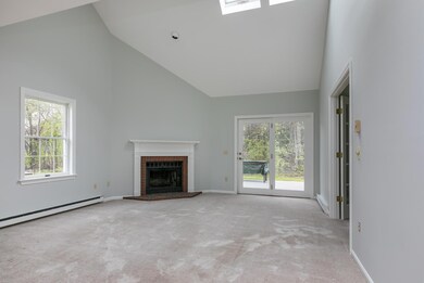 16 Braddish Ct Portland ME-large-005-4-L