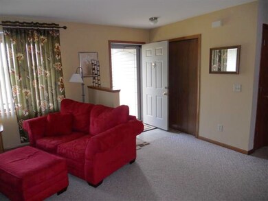 1190 S Perry Pkwy, Oregon, WI 53575 - photo 3