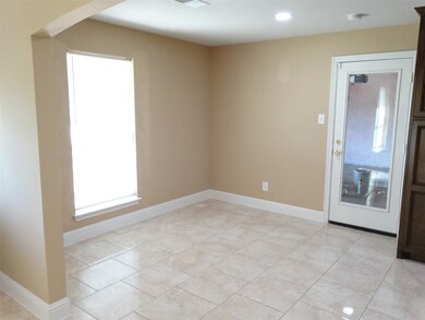 2142 Rainy River Dr, Houston, TX 77088 - photo 7